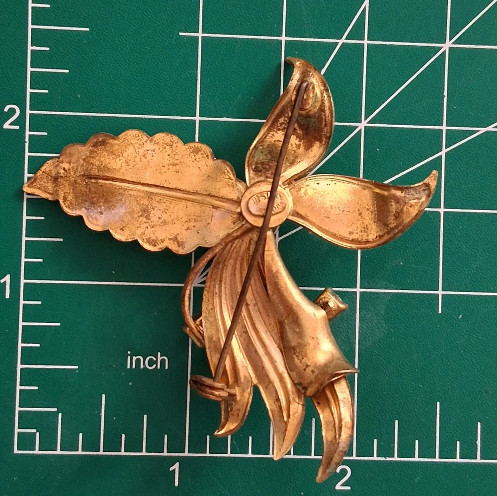 Estate elegant gold